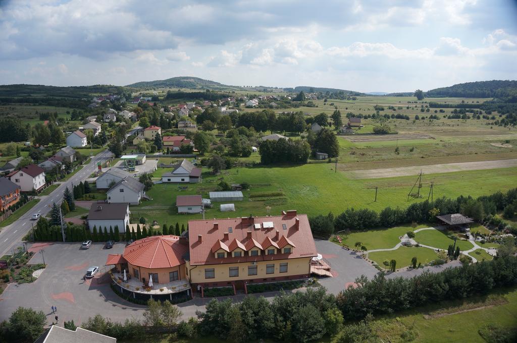Hotel & Restauracja Okraglak Chęciny Exterior foto