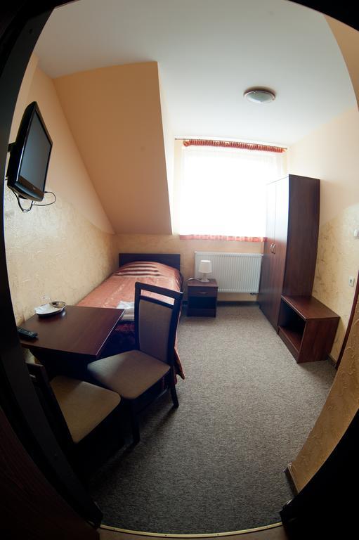Hotel & Restauracja Okraglak Chęciny Quarto foto
